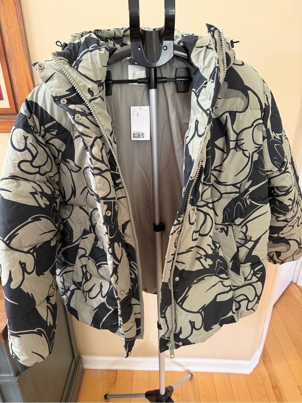 NWT H&M Sylvester Looney Tunes Streetwear Puffer Jacket M - Picture 5 of 9